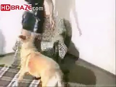 Amateur mature MILF enjoys dog porn free xxx HD