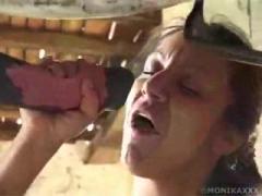 Amateur girl deepthroat horse cum