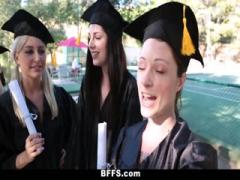Blonde bitch lesbian gangbang licking pussies