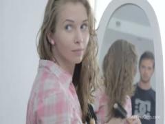 Curly blonde babe wanna have sex