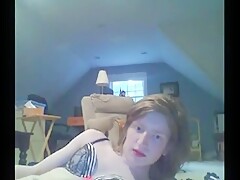 Nice sissy jerks off on her own face