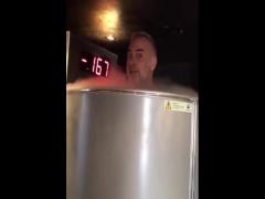 bulto Gianluca Vacchi